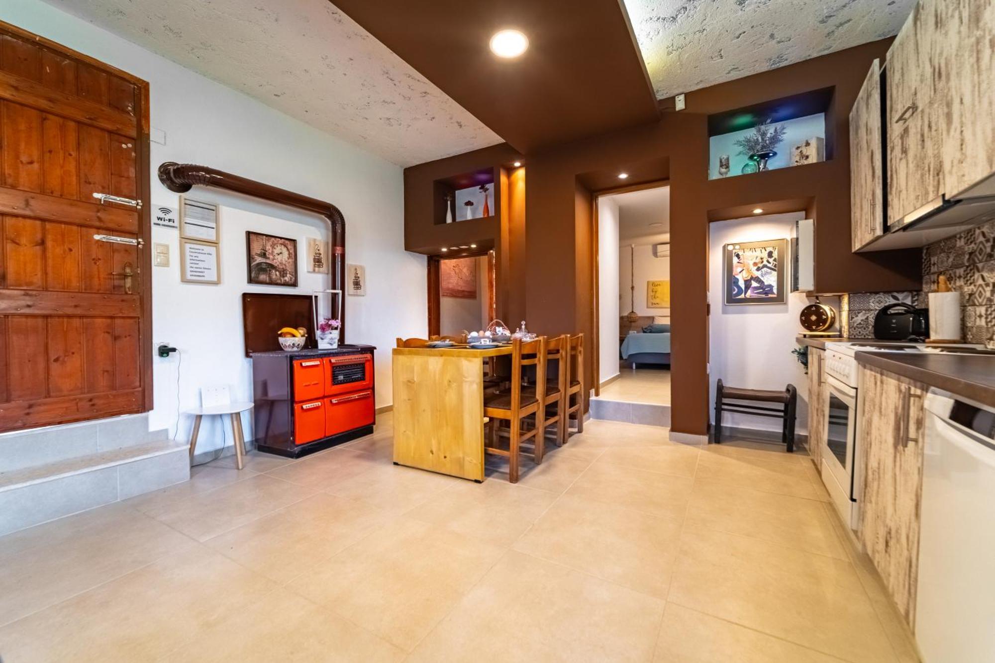 Vakantiehuis With Pool & Private Parking