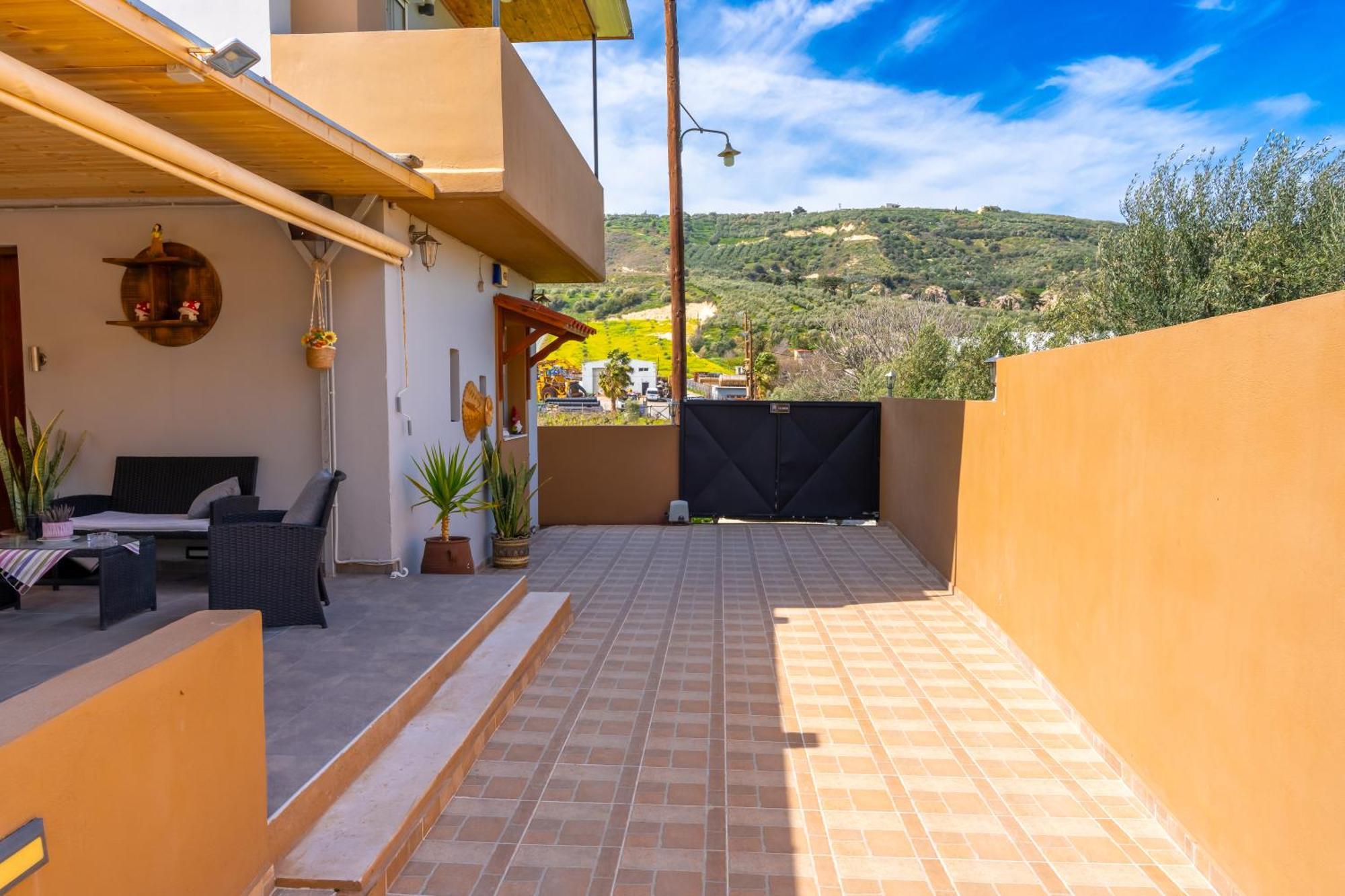 With Pool & Private Parking Hébergement de vacances