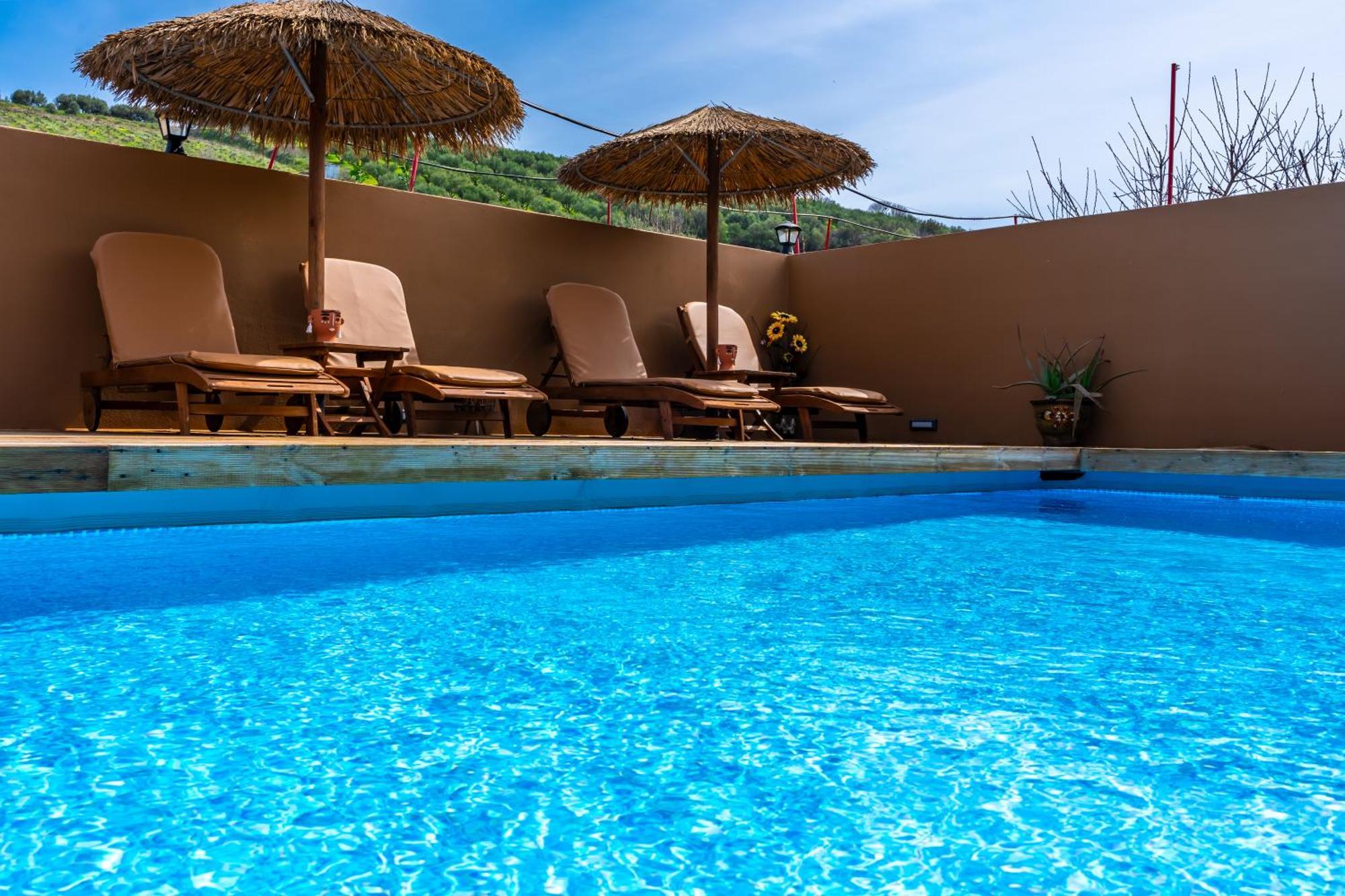 Vakantiehuis With Pool & Private Parking *